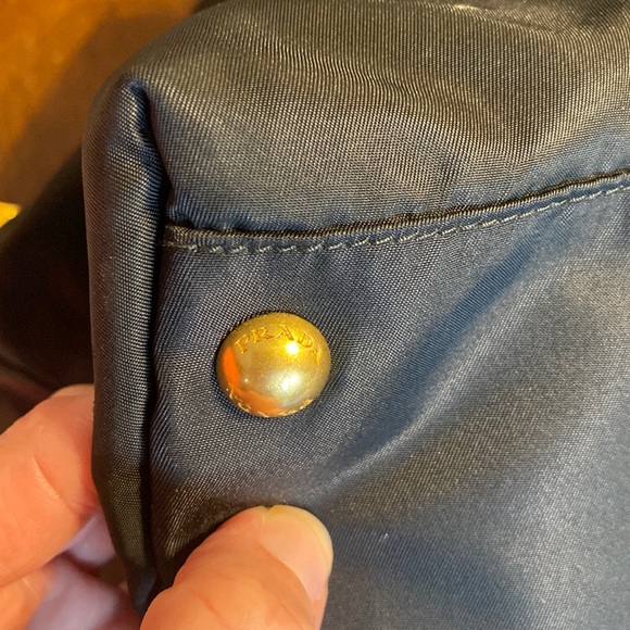 Prada Handbag Authentic. - Picture 7 of 14